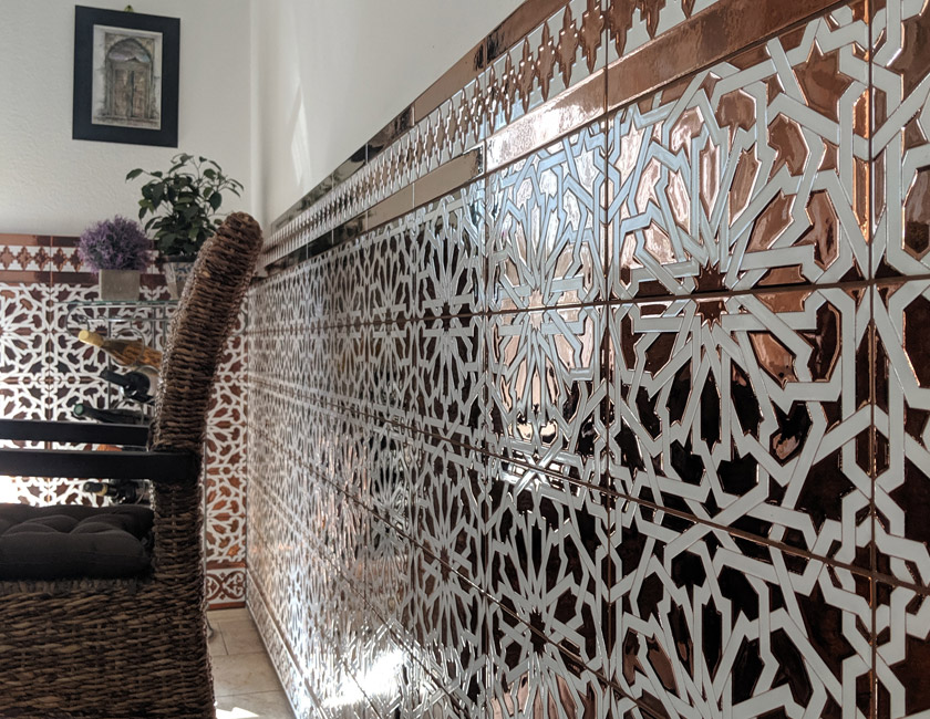 Azulejos en relieve con reflejo cobre (Alemania)